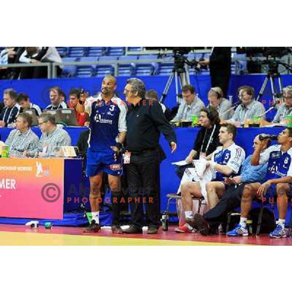 Norway, Lillehammer, 27/01/2008. Claude ONESTA, French team headcoach and Didier DINART (3) during the European Handball Championship 3/4 place ranking match Germany - France.