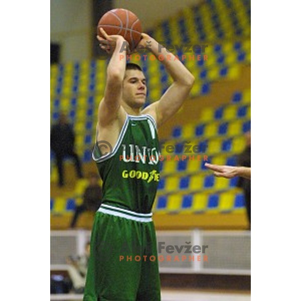 Sani Becirovic in action during Euroleague 2000/2001 basketball match between Ovarense and Union Olimpija in Ovaro, Portugal on December 14, 2000