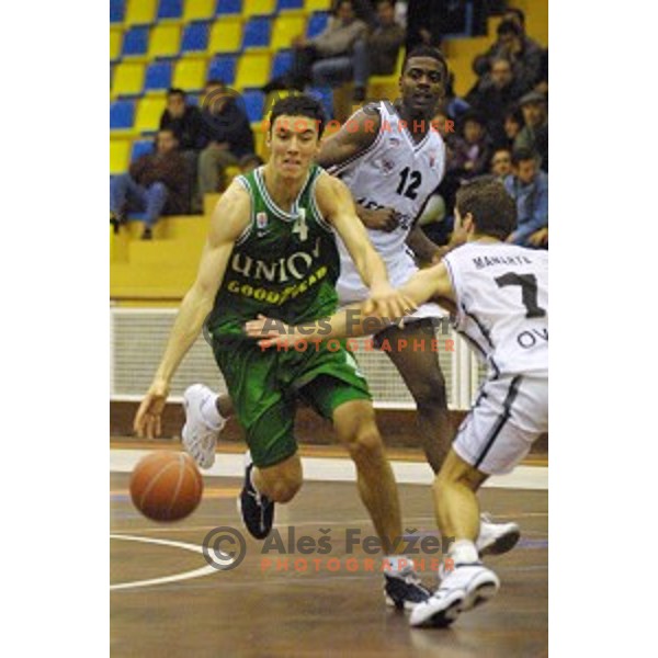 Jiri Welch in action during Euroleague 2000/2001 basketball match between Ovarense and Union Olimpija in Ovaro, Portugal on December 14, 2000