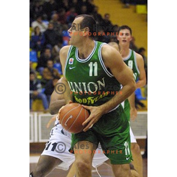 Slavko Kotnik in action during Euroleague 2000/2001 basketball match between Ovarense and Union Olimpija in Ovaro, Portugal on December 14, 2000