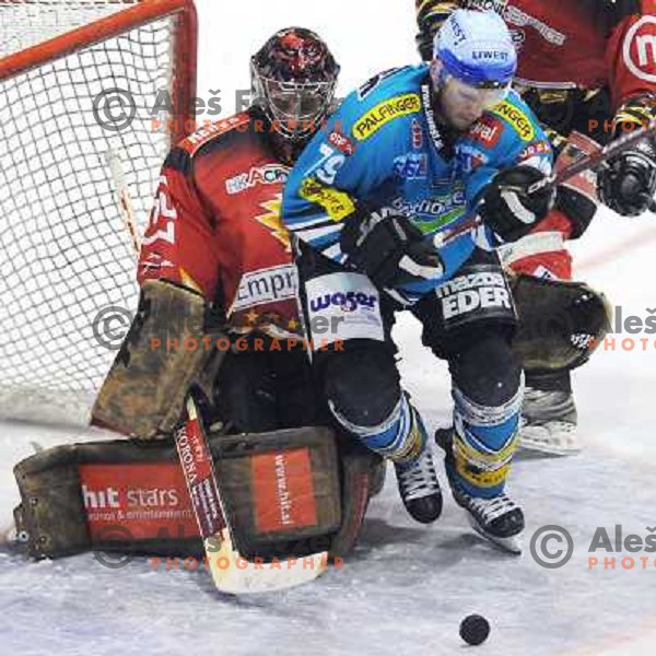 Robert Kristan at fourth game of EBEL quater final , Jesenice - Linz 