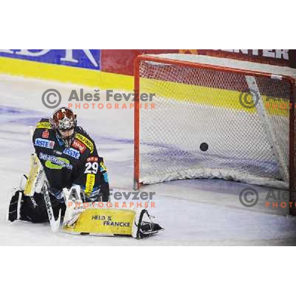 Jurgen Penker concives a goal at EBEL league fourth game of Semi-final of Ebel league, ZM Olimpija - Blackwings LINZ, Tivoli, Ljubljana 