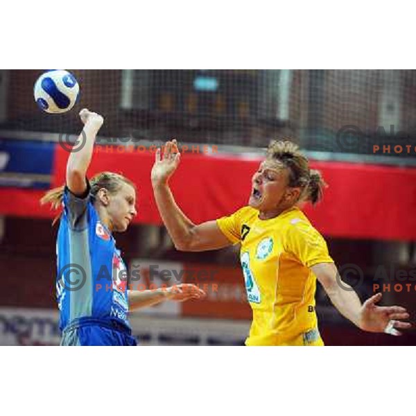 Barbara Varlec at EHF cup winners\' cup semifinal match Krim Mercator - Rulmentul-Urban Brasov, Ljubljana 