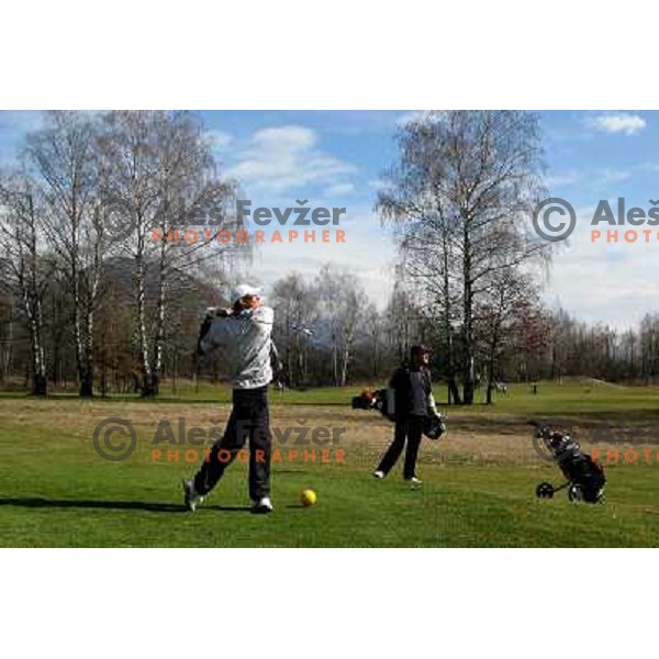 Tee shot on par 3, hole nr.8 during opening day of play in season 2008 at Lakes Golf Course at Bled (Slovenia) on 14.3.2008. Photo by Ales Fevzer 