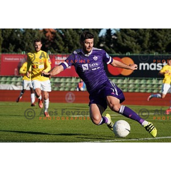 Rok Kronaveter of Maribor in action during Prva Liga Telekom Slovenije 2020-2021 football match between Bravo and Maribor in Ljubljana, Slovenia on November 21, 2020