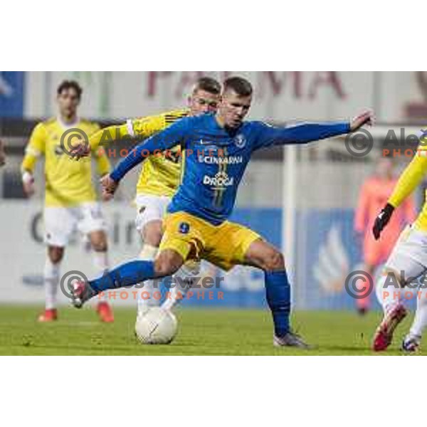 Roman Bezjak in action during Prva Liga Telekom Slovenije 2020-2021 football match between Celje and Maribor in Celje, Slovenia on November 25, 2020