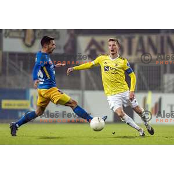 Aleks Pihler in action during Prva Liga Telekom Slovenije 2020-2021 football match between Celje and Maribor in Celje, Slovenia on November 25, 2020