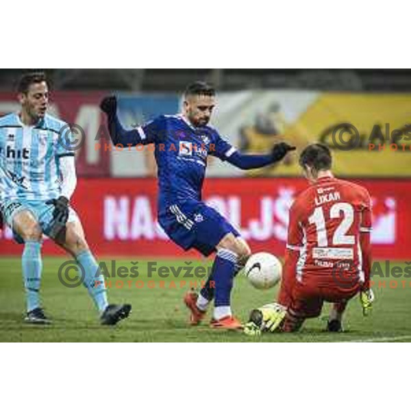 Aljosa Matko vs Uros Likar in action during Prva liga Telekom Slovenije football match between Maribor and Gorica in Ljudski vrt, Maribor, Slovenia on December 6, 2020