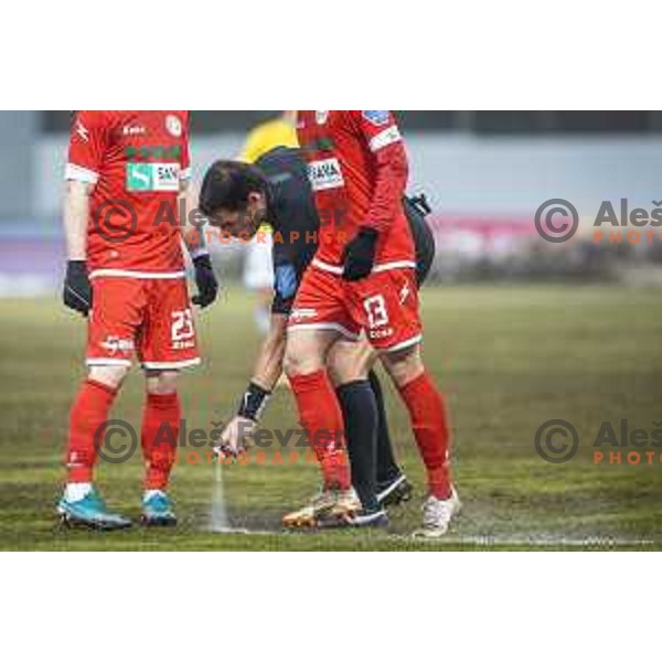 referee Roberto Ponis in action during Prva liga Telekom Slovenije football match between Aluminij and Bravo in Kidricevo, Slovenia on December 12, 2020