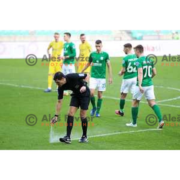 Referee Roberto Ponis in action during Prva Liga Telekom Slovenië 2020-2021 football match between Olimpija and Domzale in SRC Stozice, Ljubljana, Slovenia on February 24,2021
