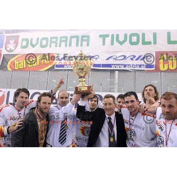 Jesenice celebrate winning the slovenian championship at Ice Hockey match ZM Olimpija - Acroni Jesence - Fourth game of the final of the Slovenian championship ,played in Hala Tivoli Ljubljana 09.04.2008, Jesenice won 2:1 and won the series with 4:0 