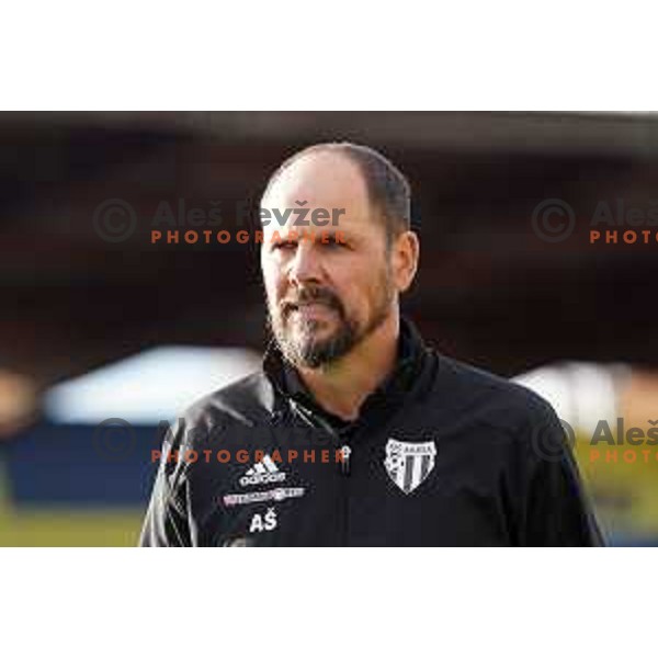 Head coach Ante Simundza during Prva Liga Telemach football match between Domzale and Mura in Domzale, Slovenia on August 29, 2021