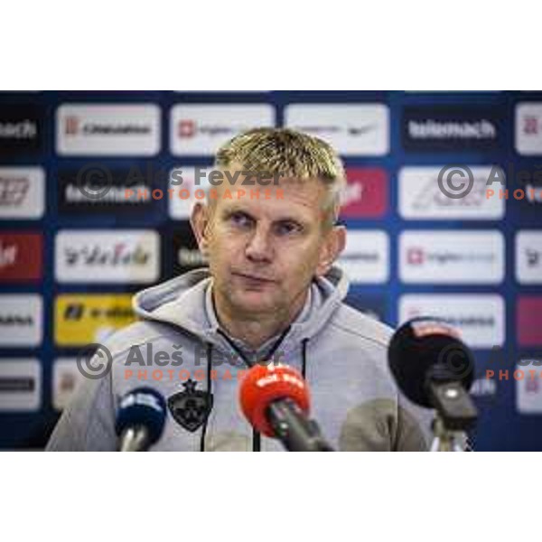 Radovan Karanovic, head coach of Maribor at the press conference after Prva liga Telemach football match between Celje and Maribor in Arena z’dezele, Celje, Slovenia on December 4, 2021. Photo: Jure Banfi/www.alesfevzer.com