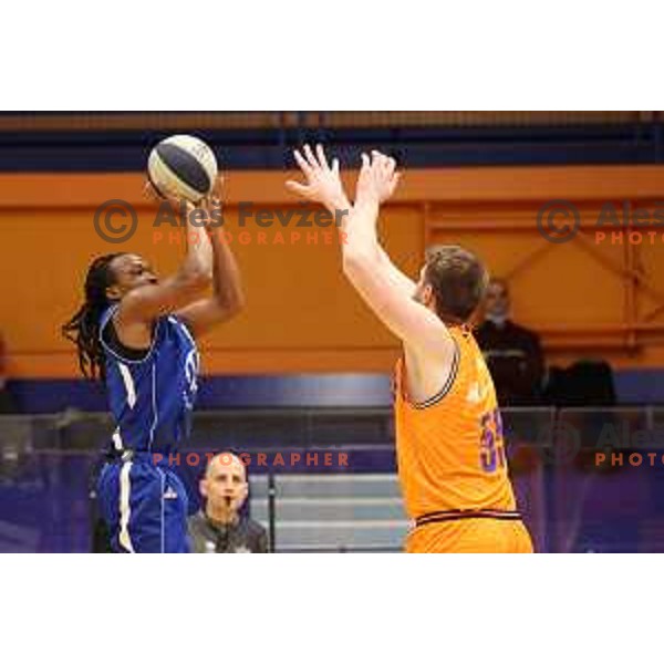 O\'Shoven Williams in action during Nova KBM league match between Helios Suns and Terme Olimia Podcetrtek in Domzale, Slovenia on January 22, 2022