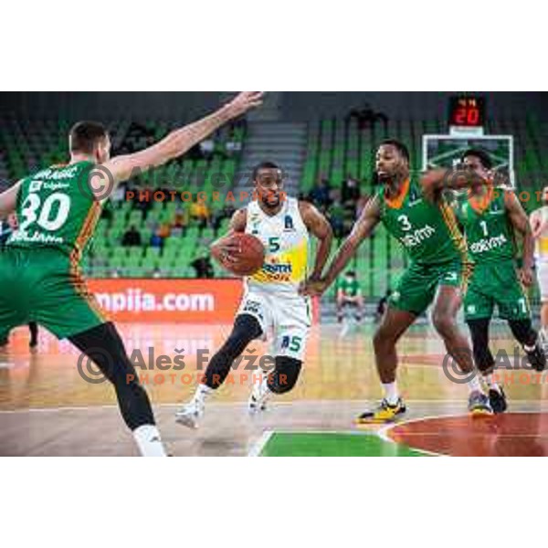 Derek Needham and Melvin Ejim in action during 7days EuroCup basketball match between Cedevita Olimpija and Frutti Extra Bursaspor in Arena Stozice, Ljubljana, Slovenia on February 2, 2022. Photo: Jure Banfi/www.alesfevzer.com