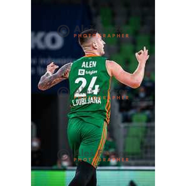 Alen Omic celebrating during 7days EuroCup basketball match between Cedevita Olimpija and Frutti Extra Bursaspor in Arena Stozice, Ljubljana, Slovenia on February 2, 2022. Photo: Jure Banfi/www.alesfevzer.com