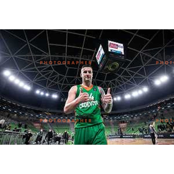 Alen Omic celebrating during 7days EuroCup basketball match between Cedevita Olimpija and Frutti Extra Bursaspor in Arena Stozice, Ljubljana, Slovenia on February 2, 2022. Photo: Jure Banfi/www.alesfevzer.com