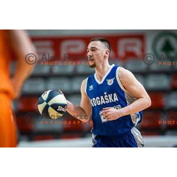 Domen Bratoz in action during Spar Cup semi-finals basketball match between Helios Suns and Rogaska in Kodeljevo, Ljubljana, Slovenia on February 17, 2022. Photo: Jure Banfi/www.alesfevzer.com