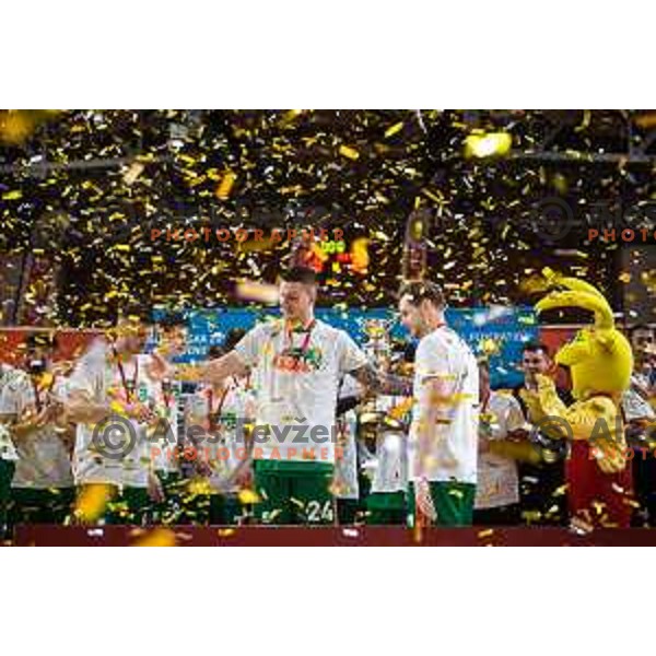 Alen Omic and Jaka Blazic during celebration after Spar Cup finals basketball match between Cedevita Olimpija and Helios Suns in Kodeljevo, Ljubljana, Slovenia on February 18, 2022. Photo: Jure Banfi/www.alesfevzer.com
