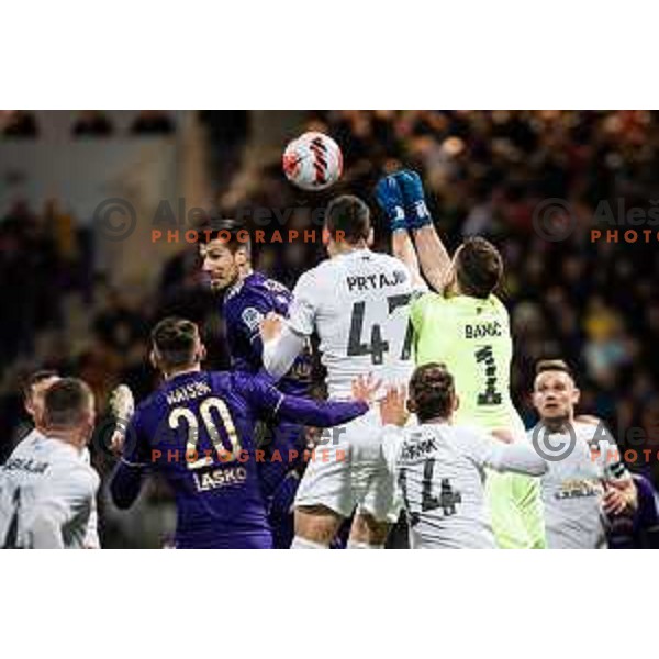 Nemanja Mitrovic vs Ivan Banic in action during Prva liga Telemach football match between Maribor and Olimpija in Ljudski vrt, Maribor, Slovenia on April 9, 2022. Photo: Jure Banfi/www.alesfevzer.com