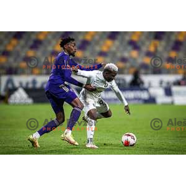 Antoine Makoumbou vs Aldair Adulai Djalo Balde in action during Prva liga Telemach football match between Maribor and Olimpija in Ljudski vrt, Maribor, Slovenia on April 9, 2022. Photo: Jure Banfi/www.alesfevzer.com