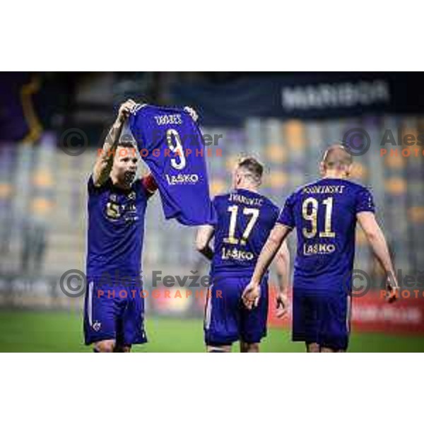 Martin Milec celebrating with Marcos Tavares dress during Prva liga Telemach football match between Maribor and Aluminij in Ljudski vrt, Maribor, Slovenia on May 14, 2022. Photo: Jure Banfi/www.alesfevzer.com