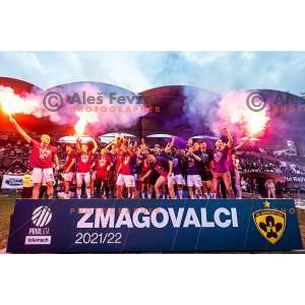 celebrating after becoming national champions of Prva liga Telemach in Fazanerija, Murska Sobota, Slovenia on May 22, 2022. Photo: Jure Banfi/www.alesfevzer.com