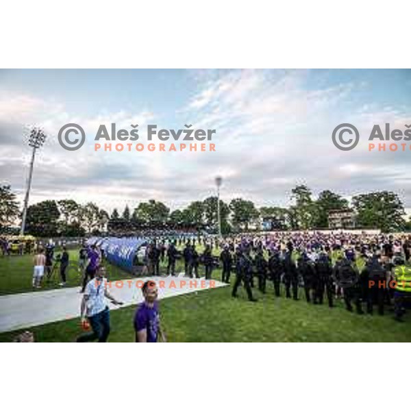 Viole and police during Prva liga Telemach football match between Mura and Maribor in Fazanerija, Murska Sobota, Slovenia on May 22, 2022. Photo: Jure Banfi/www.alesfevzer.com