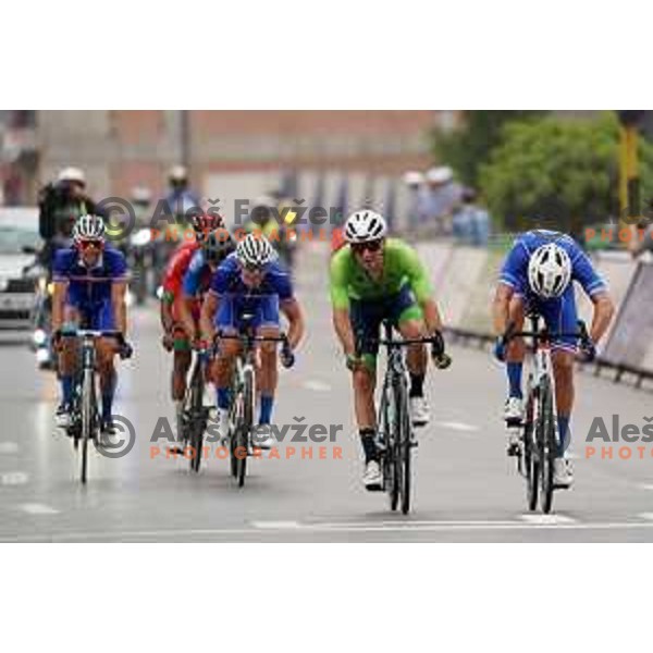 Tilen Finkst sprints for bronze medal, but finished fourth at Men’s Cycling Road race at Mediterranean Games in Oran, Algeria on July 2, 2022
