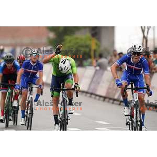 Tilen Finkst sprints for bronze medal, but finished fourth at Men’s Cycling Road race at Mediterranean Games in Oran, Algeria on July 2, 2022