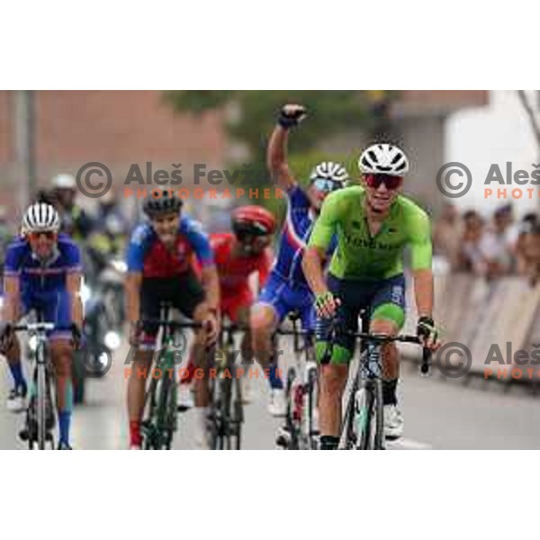 Tilen Finkst sprints for bronze medal, but finished fourth at Men’s Cycling Road race at Mediterranean Games in Oran, Algeria on July 2, 2022