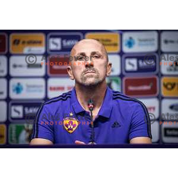 Damir Krznar, head coach of Maribor at the press conference of NK Maribor in Ljudski vrt, Maribor, Slovenia on August 16, 2022. Photo: Jure Banfi/www.alesfevzer.com