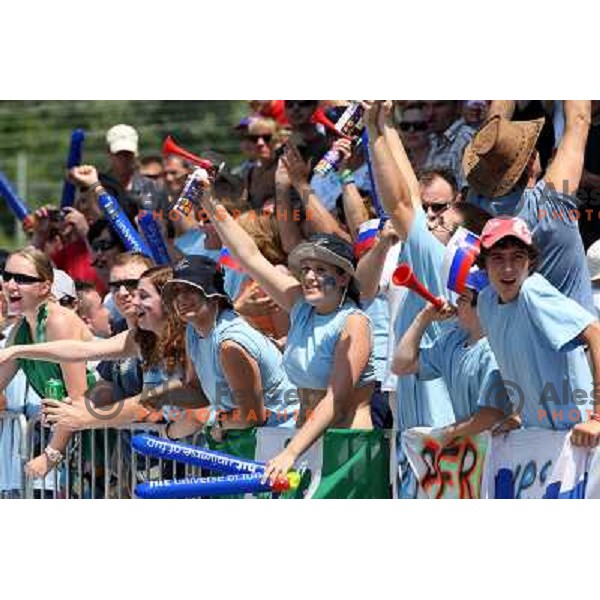 Peter Kazuer fans celebrating victory 