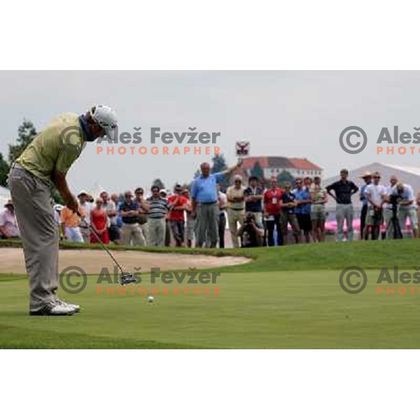 Gregor slabe putts at 18th green during final day of Dobro Jutro Slovenia Open golf tournament, Alps Tour, golf course Ptuj, Slovenia 28.6.2008. Photo by Ales Fevzer 