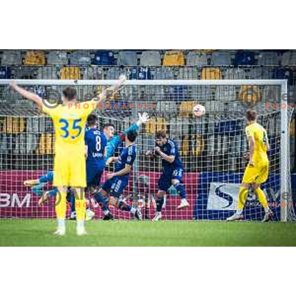 Azbe Jug and Jan Repas in action during Prva liga Telemach football match between Maribor and Domzale in Ljudski vrt, Maribor, Slovenia on October 22, 2022. Photo: Jure Banfi