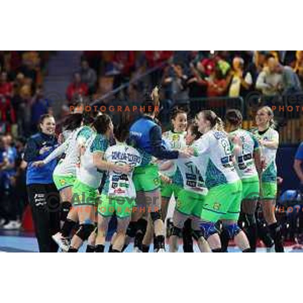 Players of Slovenia celebrate victory at handball match between Slovenia and Serbia at Women\'s EHF Euro 2022, Celje, Slovenia on November 8, 2022