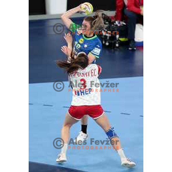 Nina Zulic in action during the handball match between Slovenia and Croatia at Women\'s EHF Euro 2022 in Ljubljana, Slovenia on November 10, 2022 