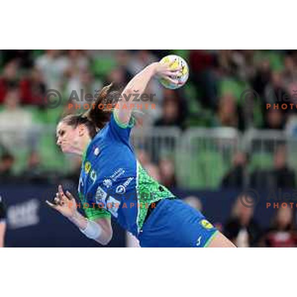 Ana Gros in action during the handball match between Slovenia and Croatia at Women\'s EHF Euro 2022 in Ljubljana, Slovenia on November 10, 2022