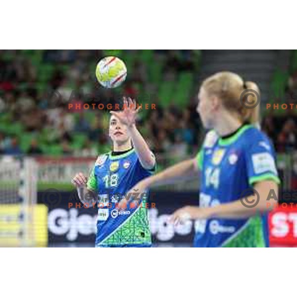 Nina Zulic in action during the handball match between Slovenia and Croatia at Women\'s EHF Euro 2022 in Ljubljana, Slovenia on November 10, 2022 