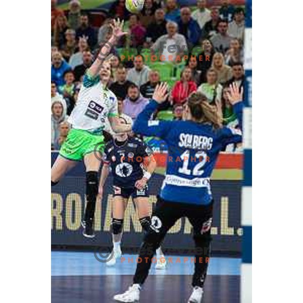 Tamara Mavsar in action during the handball match between Slovenia and Norway at Women\'s EHF Euro 2022 in Ljubljana, Slovenia on November 14, 2022