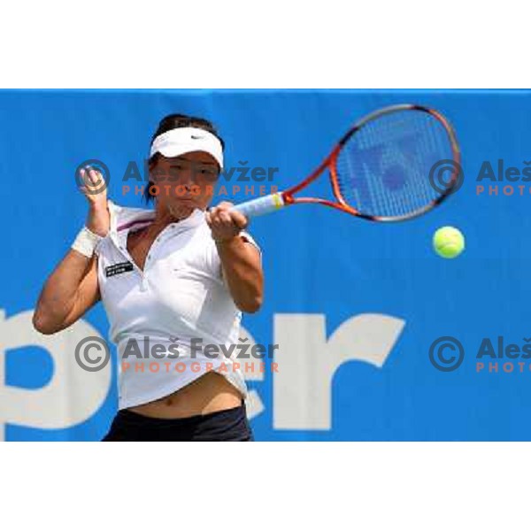 Xinyun Han (CHN) playing in second round in qualification for WTA Banka Koper Slovenia Open tennis tournament in Portoroz (Slovenia) 20.7.2008. Photo Ales Fevzer 