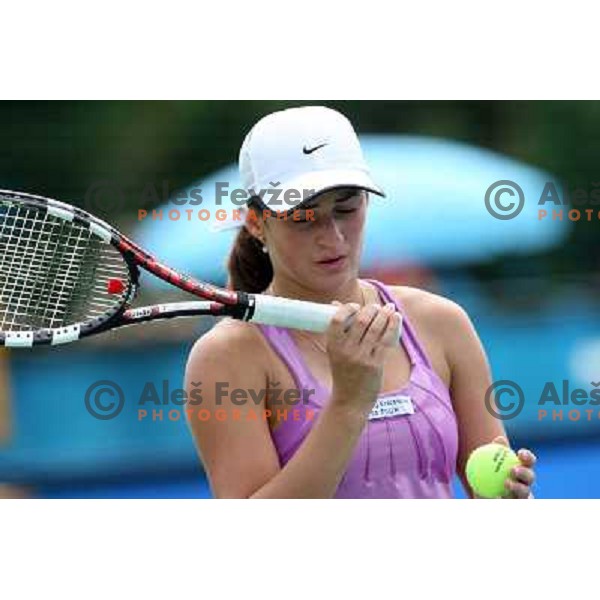 Vesna Manasieva (RUS) playing in second round in qualification for WTA Banka Koper Slovenia Open tennis tournament in Portoroz (Slovenia) 20.7.2008. Photo Ales Fevzer 