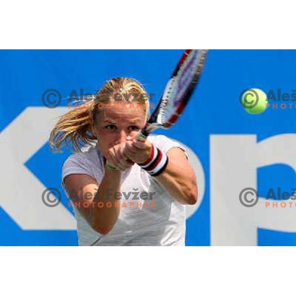 Tina Obrez (SLO) playing in second round in qualification for WTA Banka Koper Slovenia Open tennis tournament in Portoroz (Slovenia) 20.7.2008. Photo Ales Fevzer 