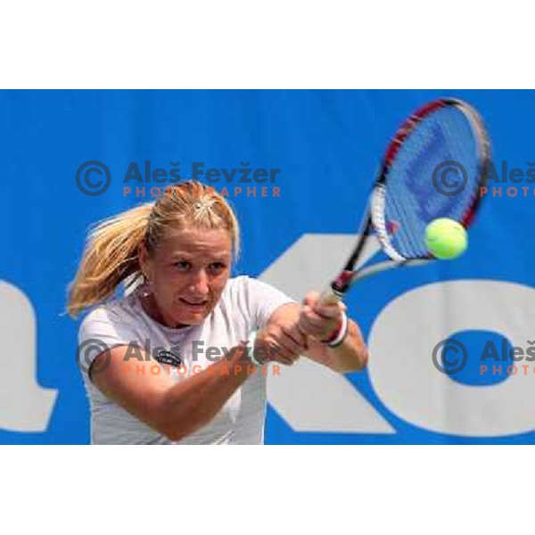 Tina Obrez (SLO) playing in second round in qualification for WTA Banka Koper Slovenia Open tennis tournament in Portoroz (Slovenia) 20.7.2008. Photo Ales Fevzer 