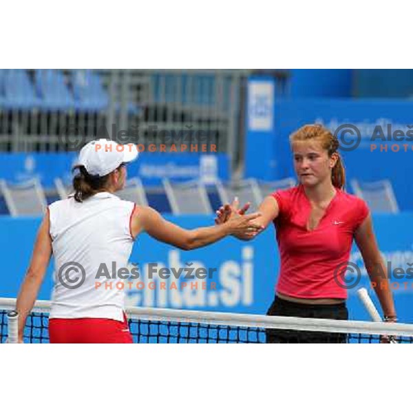 Nika Ozegovic (CRO,left) and Nastja Kolar (SLO) playing in second round in qualification for WTA Banka Koper Slovenia Open tennis tournament in Portoroz (Slovenia) 20.7.2008. Photo Ales Fevzer 