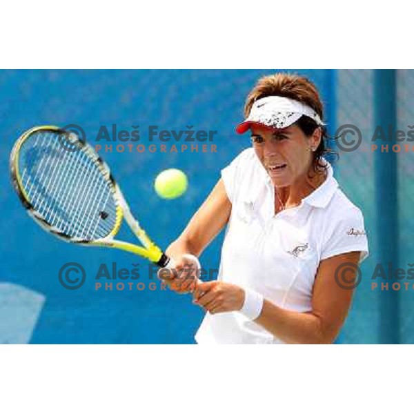 Maria Jose Martinez Sanchez (ESP) playing in second round in qualification for WTA Banka Koper Slovenia Open tennis tournament in Portoroz (Slovenia) 20.7.2008. Photo Ales Fevzer 