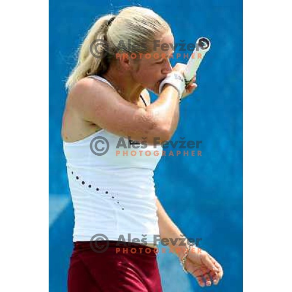 Amanda Elliott (GBR) playing in second round in qualification for WTA Banka Koper Slovenia Open tennis tournament in Portoroz (Slovenia) 20.7.2008. Photo Ales Fevzer 