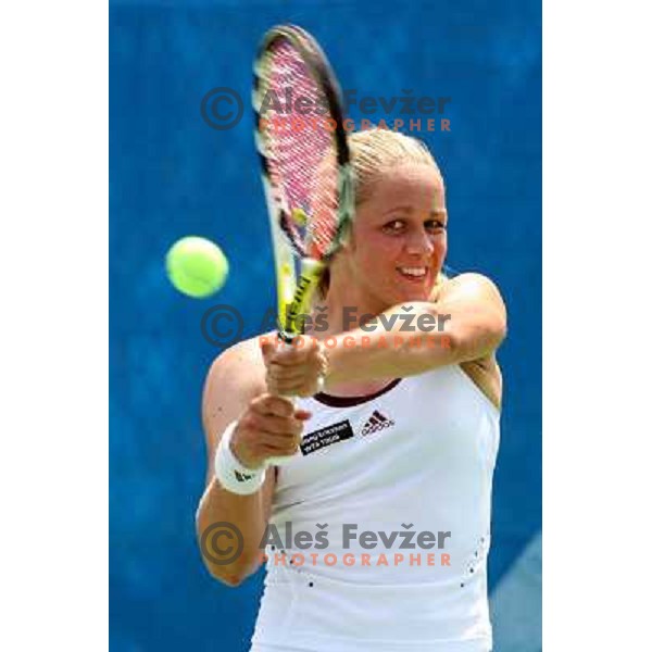 Amanda Elliott (GBR) playing in second round in qualification for WTA Banka Koper Slovenia Open tennis tournament in Portoroz (Slovenia) 20.7.2008. Photo Ales Fevzer 