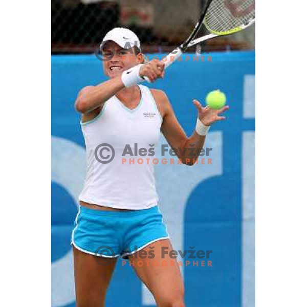 Elena Bovina (RUS) playing in second round in qualification for WTA Banka Koper Slovenia Open tennis tournament in Portoroz (Slovenia) 20.7.2008. Photo Ales Fevzer 