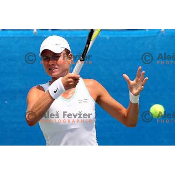 Elena Bovina (RUS) playing in second round in qualification for WTA Banka Koper Slovenia Open tennis tournament in Portoroz (Slovenia) 20.7.2008. Photo Ales Fevzer 